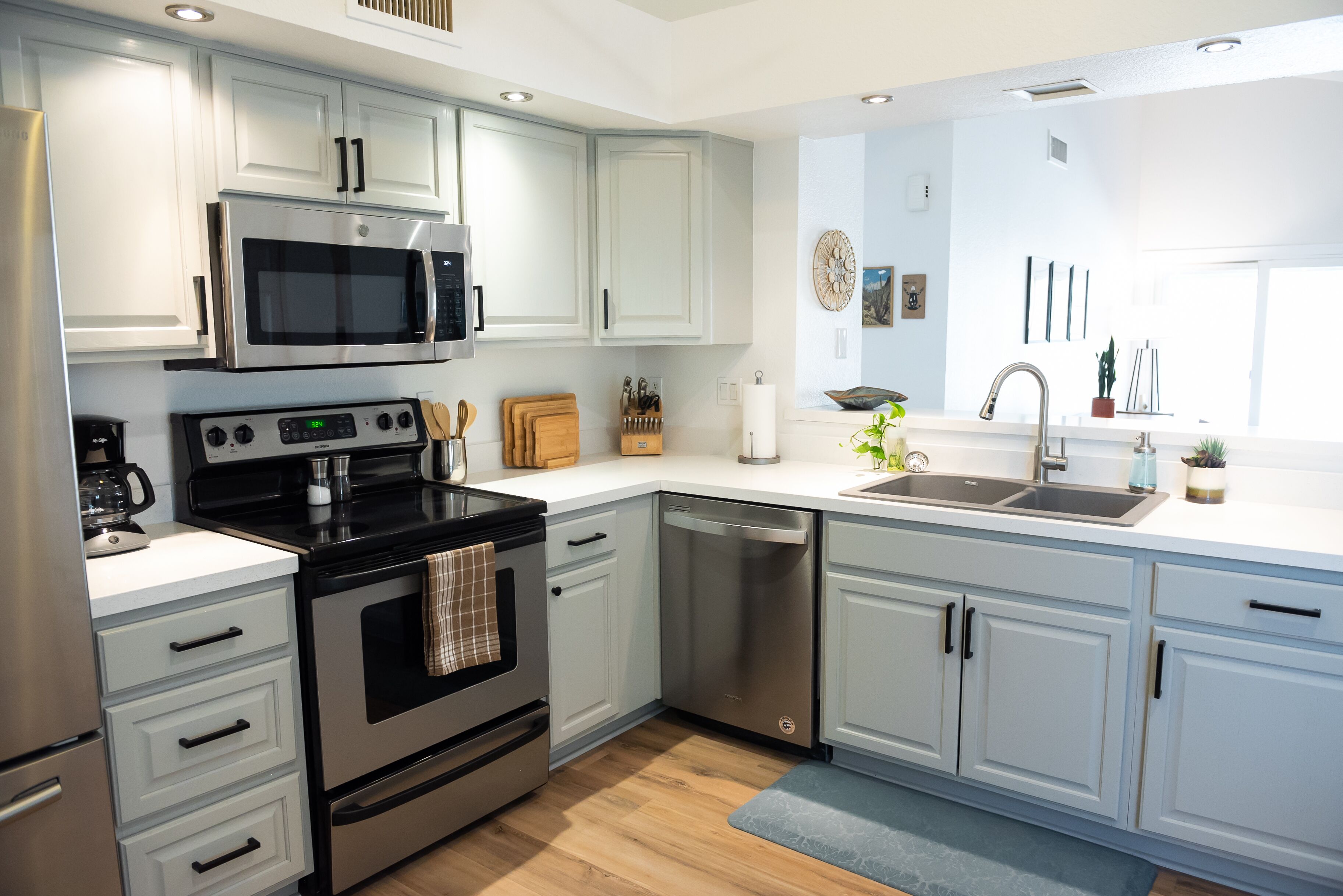 Beautifully Renovated Glendale Retreat