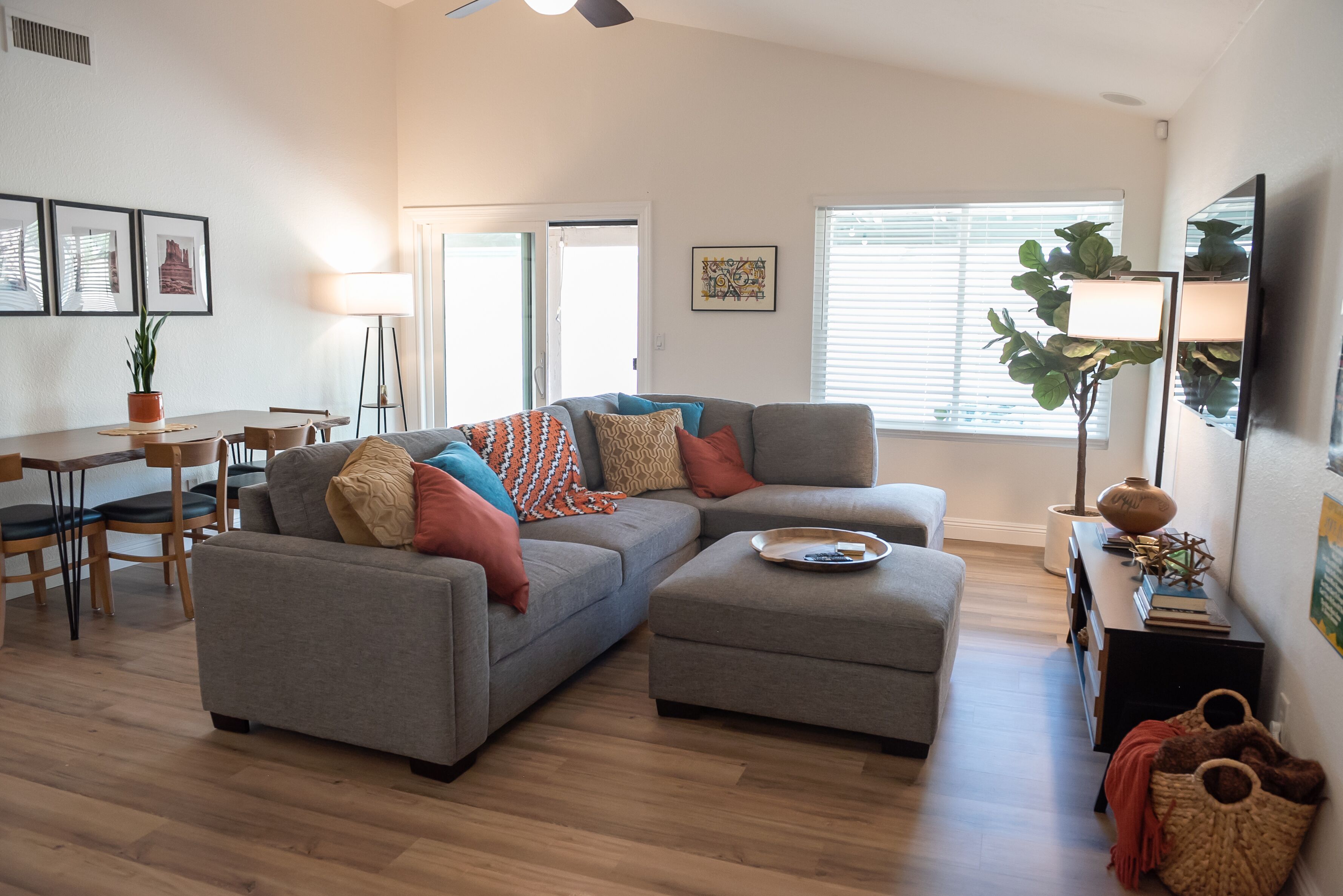 Beautifully Renovated Glendale Retreat