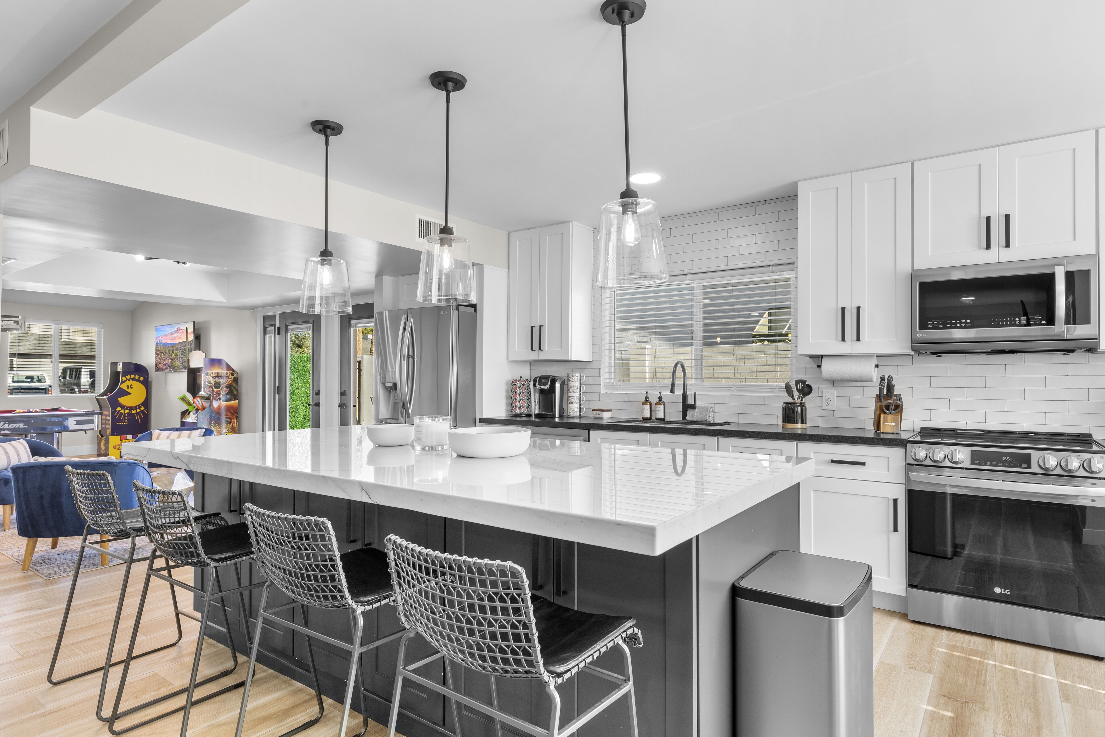 OLD TOWN LUXURY 5BDR HOUSE NEWLY REMODELED. CABANA, POOL.