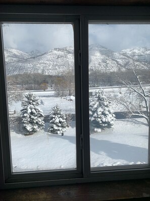 Interior - Rustic Lodge in the Animas Valley. 5 minutes to Durango, 15 minutes to Purgatory (Durango)