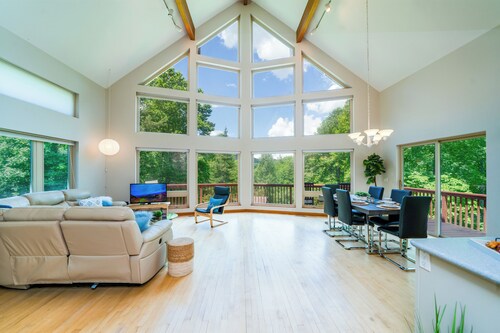 Modern Mountain Oasis~120acres! Pond~Boat~Trails~Playground~Gym~Spa~Game Room!