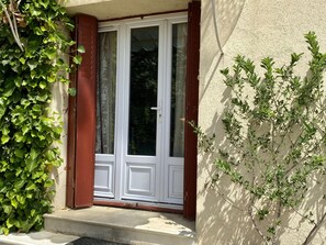 تفاصيل الفندق من الخارج