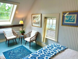 1 dormitorio, escritorio, tabla de planchar con plancha y wifi