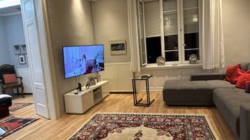 Smart-TV, Musikbibliothek, Arbeitsbereiche