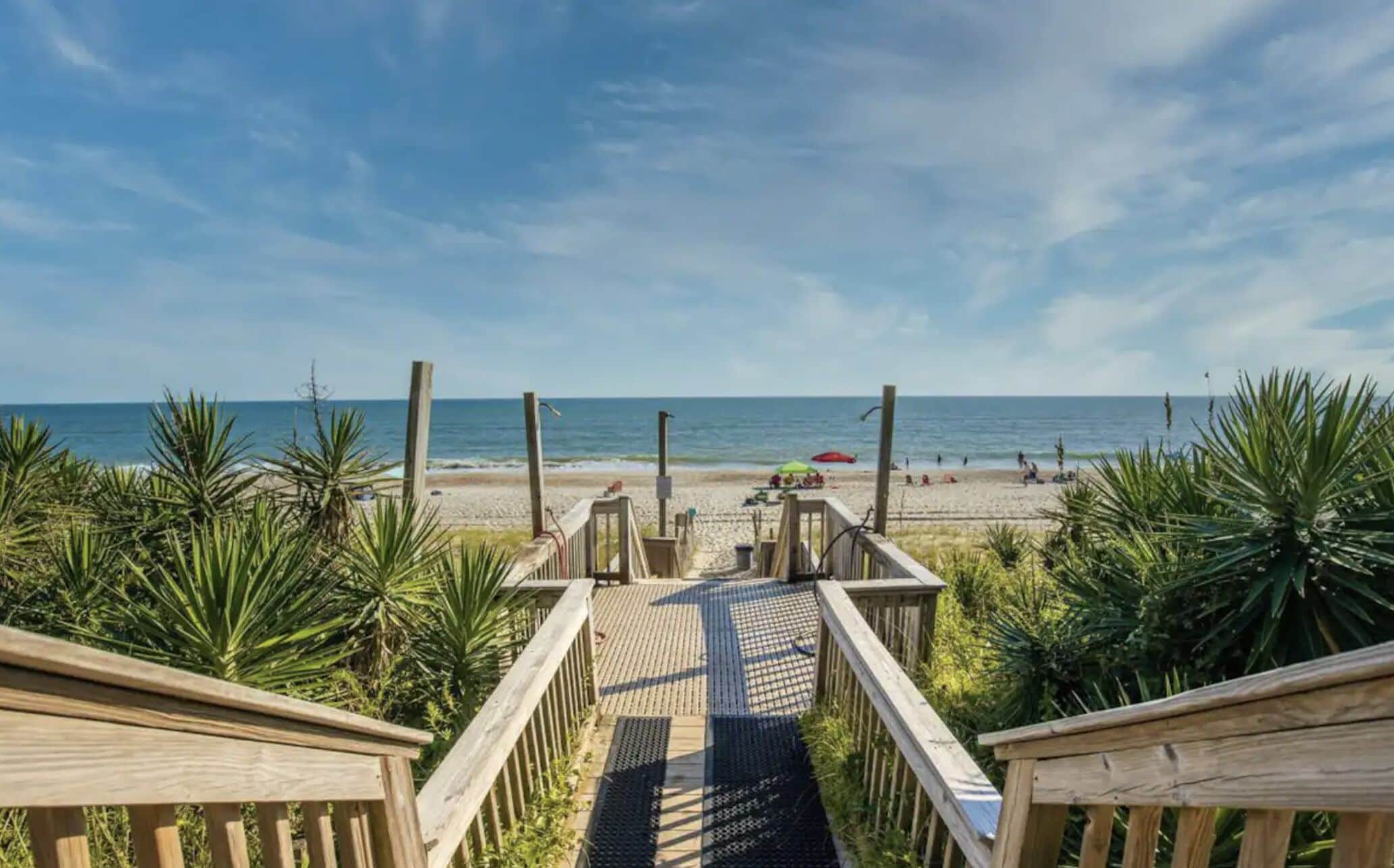 Beach nearby, sun loungers, beach towels