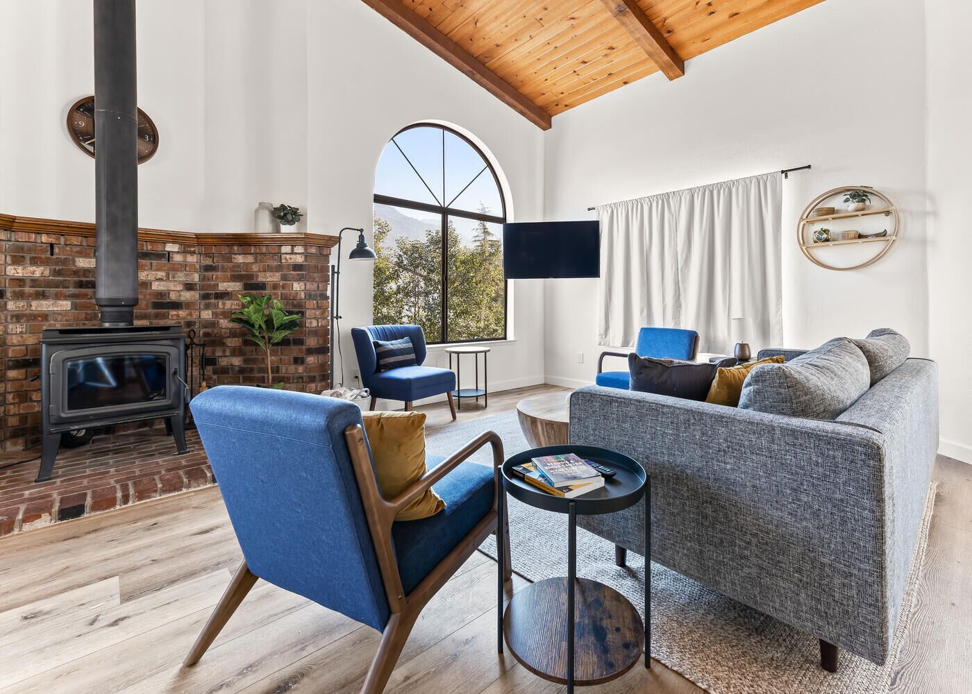 Charming 3-4 BR home with pool, river access & sweeping grounds