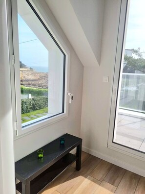 Interior - Villa Tamaris (Port Vril), a magnificent waterfront villa. (Ploemeur)