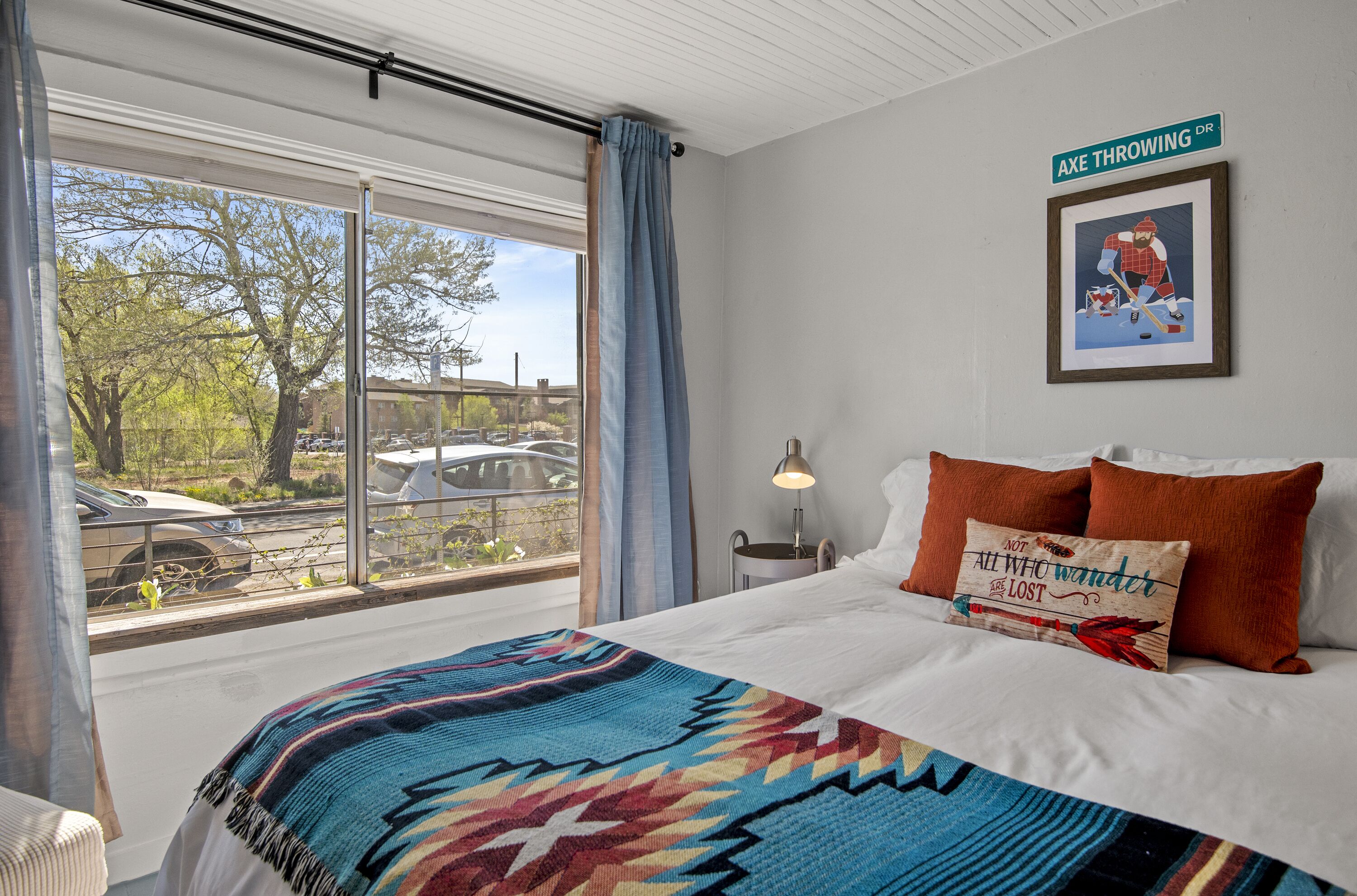 2 sovrum, skrivbord, strykjärn/strykbräda och gratis wi-fi