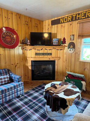 Interior - Cozy Cottage on Maple Lake in Three Lakes, WI (Three Lakes)