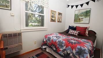 2 bedrooms, WiFi, bed sheets