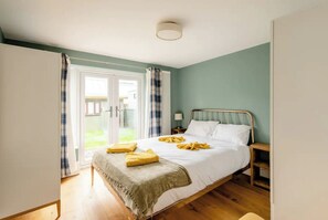 2 Schlafzimmer, Schreibtisch, Bügeleisen/Bügelbrett, kostenloses WLAN
