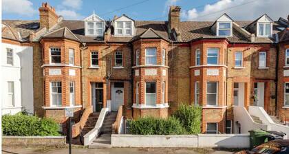 Lovely 2 bed garden flat near Tulse Hill station