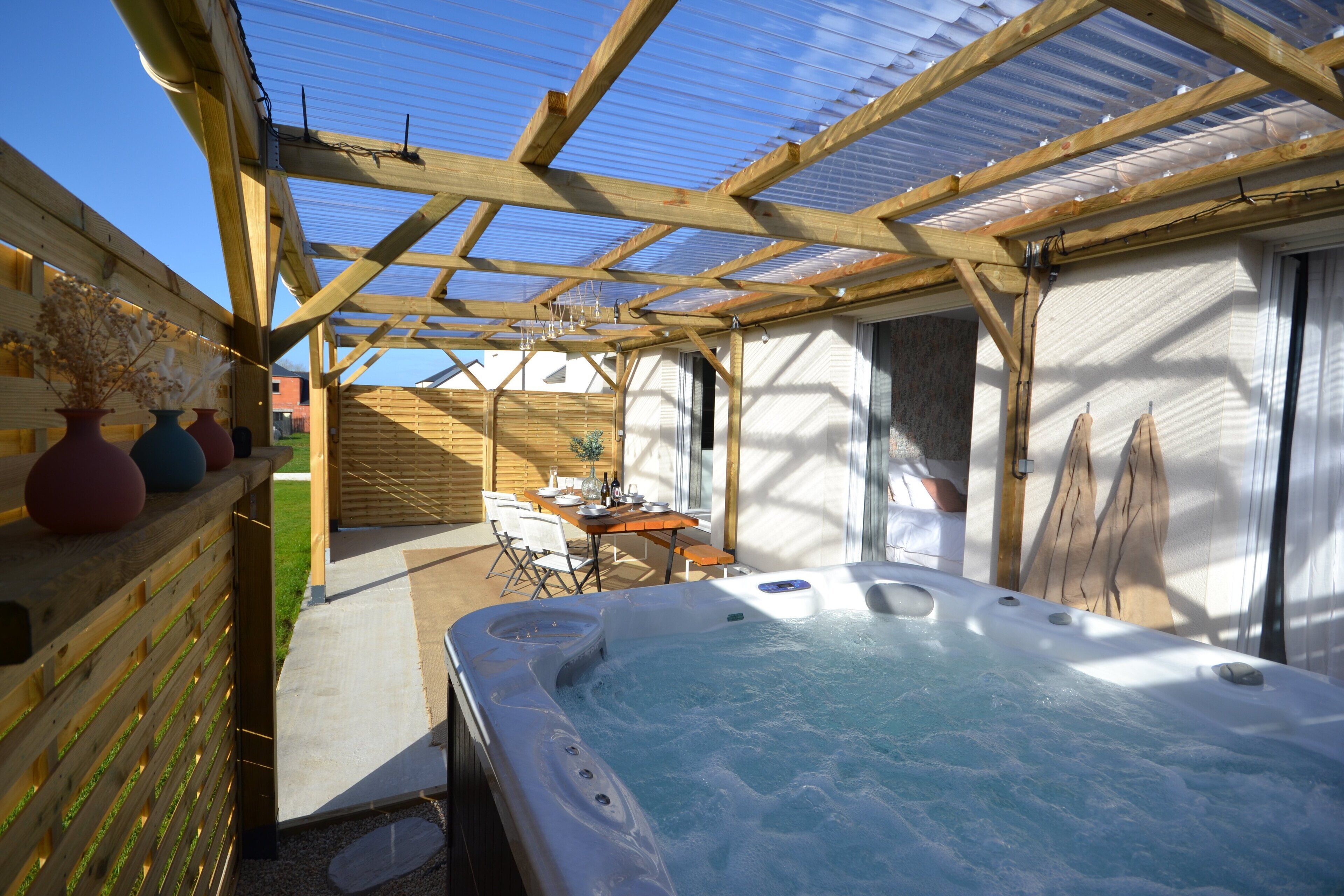 La Bulle Emeraude - Private Spa (6 People including 4 Adults)