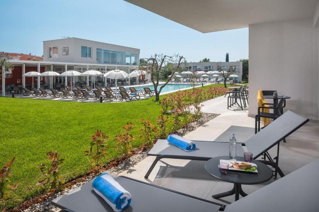 Departamento de lujo, Terraza, vista a la alberca | Vista desde la habitación