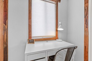 Interior - Eclectic & Fun Lumberyard Urban Cabin #2 in downtown, next to NAU (Flagstaff)