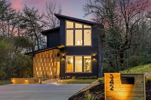 Alexander Dr 7 Minutes to Northshore