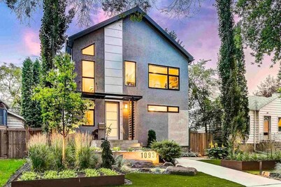 Lux Suite UofA: 2 BR | Sep Entrance | Whyte Ave