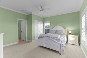 3 bedrooms, iron/ironing board, free WiFi, bed sheets