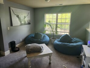 Interior - Large home available for Masters (Evans)
