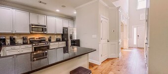 Year Round Rental! Awesome Entertainment, 4 Bedroom-2 King 2 Queen, Pet Friendly