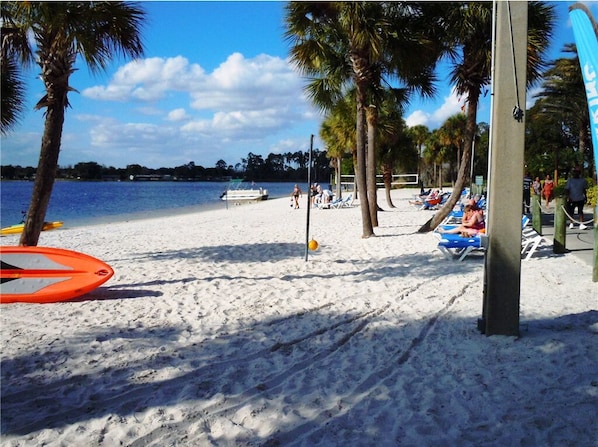 Camastros y toallas de playa