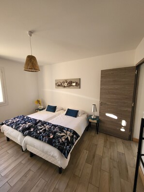 2 bedrooms, iron/ironing board, free WiFi