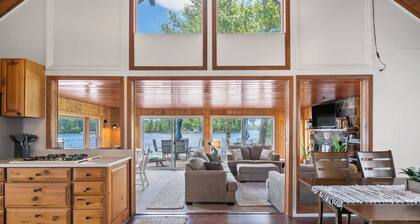 Big Bass Lake Retreat-Hot Tub, Wi-Fi, Streaming