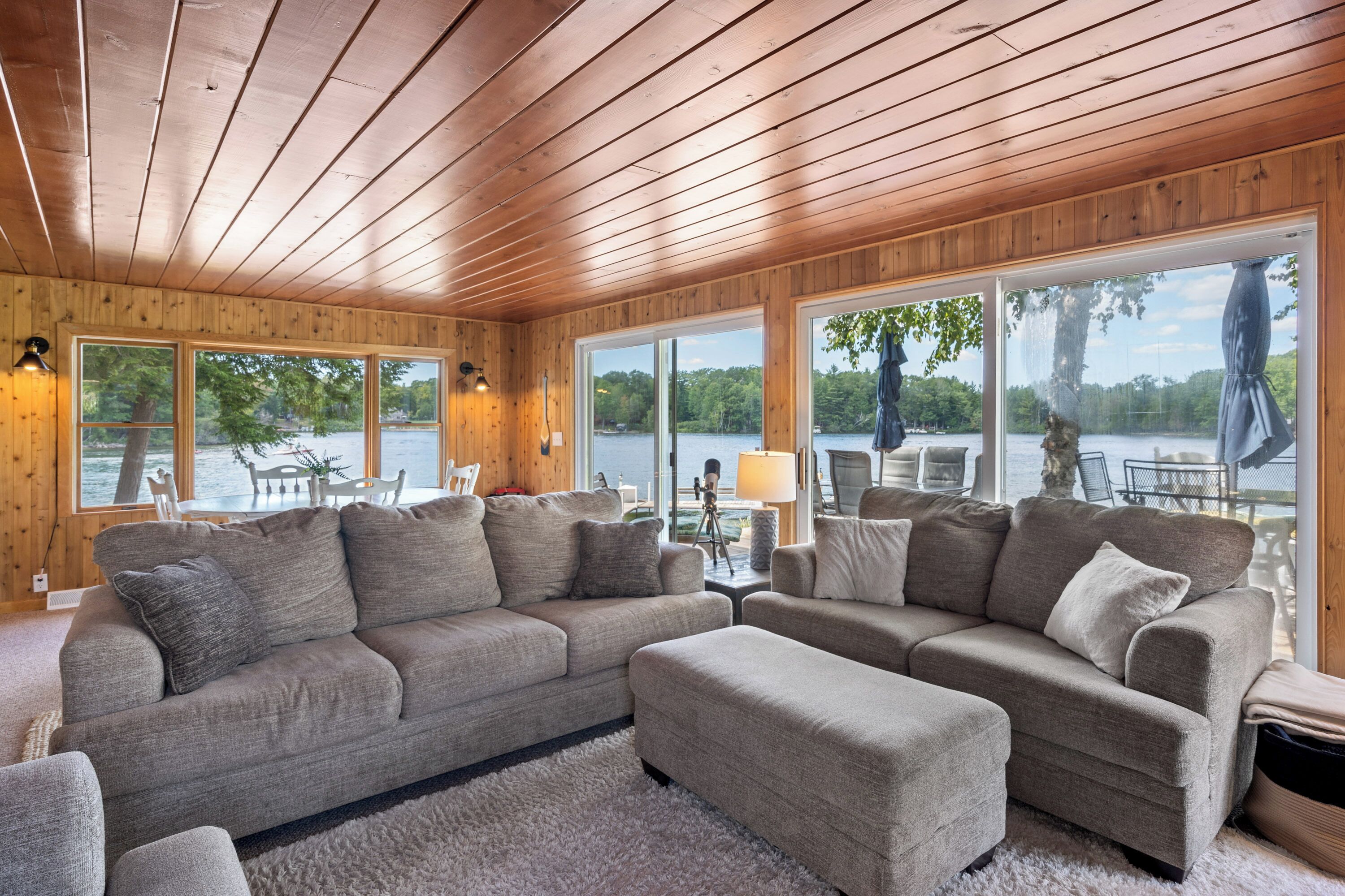 Téléviseur connecté, livres