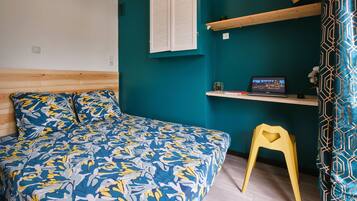 1 habitación, escritorio, tabla de planchar con plancha y wifi gratis