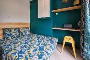 1 chambre, bureau, fer et planche à repasser, accès au Wi-Fi (inclus)