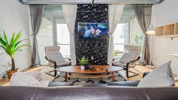 Smart TV, Netflix, streaming services, offices