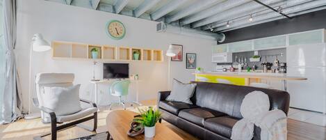 Smart TV, Netflix, streaming services, offices
