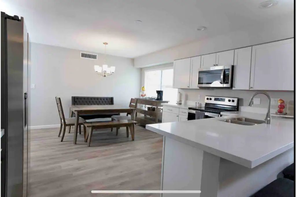 Private resort centrally located w/ outdoor oasis.