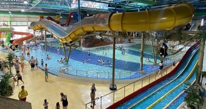 5 BEDROOM / 4 BATHROOM MODERN DETACHED HOUSE