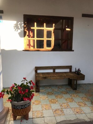 Standard Triple Room, 2 Double Beds | Free WiFi, bed sheets - Villa Coleta (San Cristóbal de las Casas)