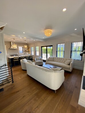 Smart TV, fireplace, books - Brand New Luxury ACK Home in Town w/ Heated Pool & Outdoor Shower! (Nantucket)