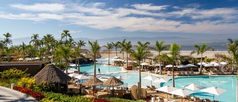 Piscina all'aperto, una piscina riscaldata