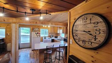 Frigorífic, microones, forn i placa de cuina