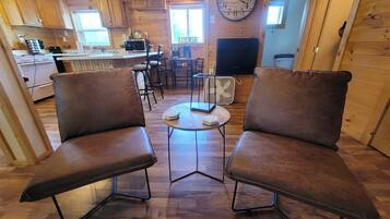 Smart-tv, tv-spel, dvd-spelare och ett filmbibliotek