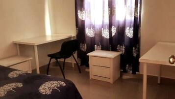 3 bedrooms, desk, iron/ironing board, free WiFi