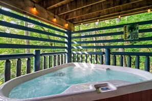 Outdoor spa tub - Spectacular Mountain Views!  2 Car Garage! Gameroom! Fireplaces! Hot Tub! Ober! (Gatlinburg)