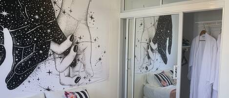 2 bedrooms, desk, iron/ironing board, free WiFi