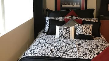 1 slaapkamer, een bureau, een strijkplank/strijkijzer, gratis wifi