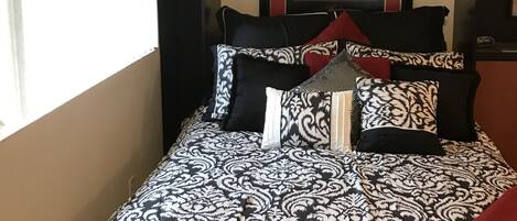 1 dormitori, escriptori, planxa i posts de planxar i wifi gratuïta