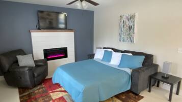 2 bedrooms, desk, iron/ironing board, travel crib