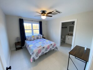 2 bedrooms, desk, iron/ironing board, travel cot