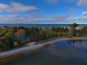 In Strandnähe, Liegestühle, Strandtücher