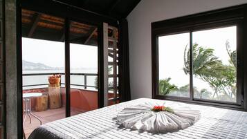 Quarto casal panorâmico, sacada, vista para o mar | Roupas de cama de algodão egípcio, roupas de cama premium