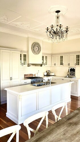 Charming Hamptons Style Entertainer with Pool