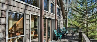 Asheville Cabin Retreat: Hot Tub, Fireplace